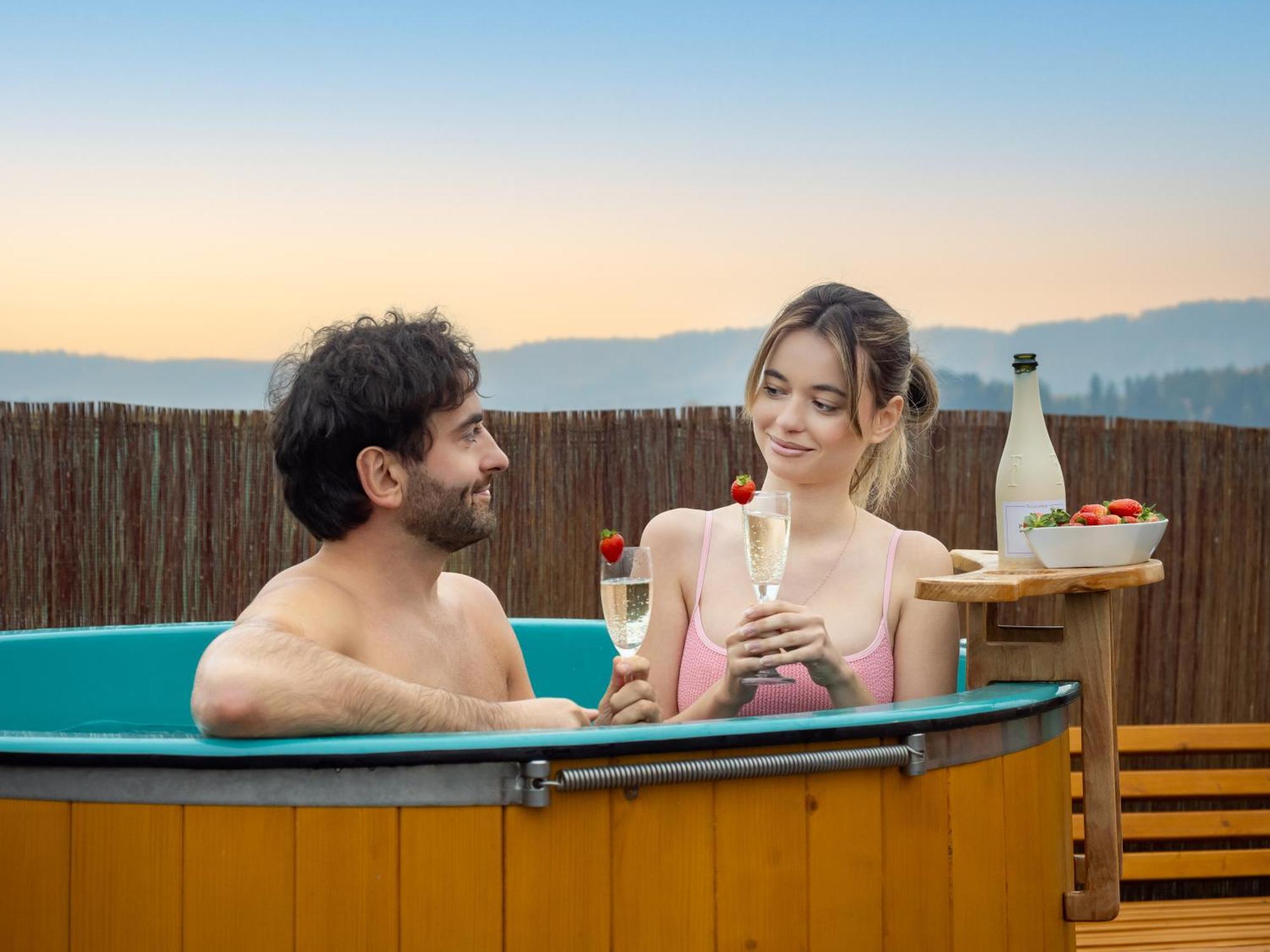 Rajska Polana Domki Premium ,Na Odludziu Z Prywatna Balia Z Jacuzzi I Sauna ,Cisza,Rowery Elektryczne,Gory,Astroprzygoda,- Adrspach, Skalne Miasto, Zamek Ksiaz,Andrzejowka,Karpacz, Sniezka,Janskie Laznie,Pec Mieroszow Exterior foto